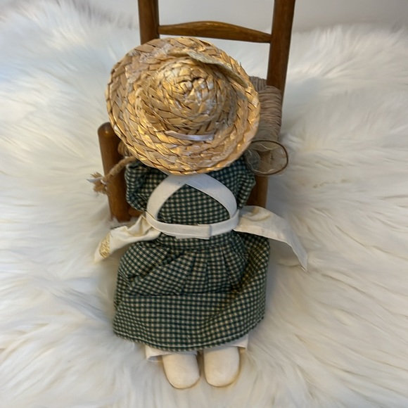 🎄HOST PICK🎉 Primitive Doll with Wooden Raffia Chair - Picture 3 of 7